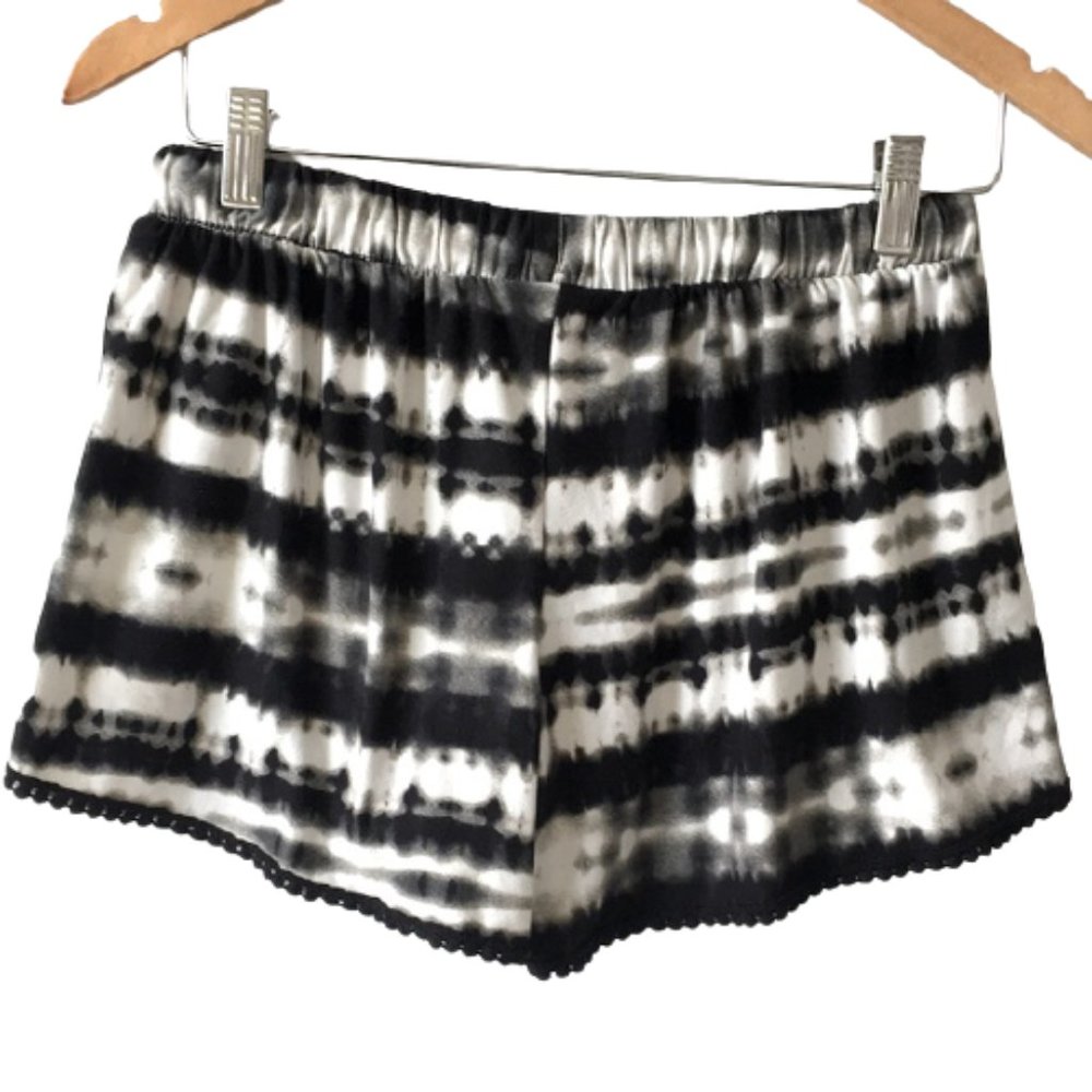 No Boundaries Black and Gray  Striped Shorts Women